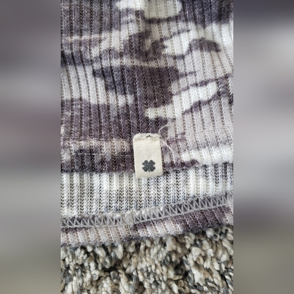 Lucky Brand| Super Soft Camouflage Top - Picture 3 of 5